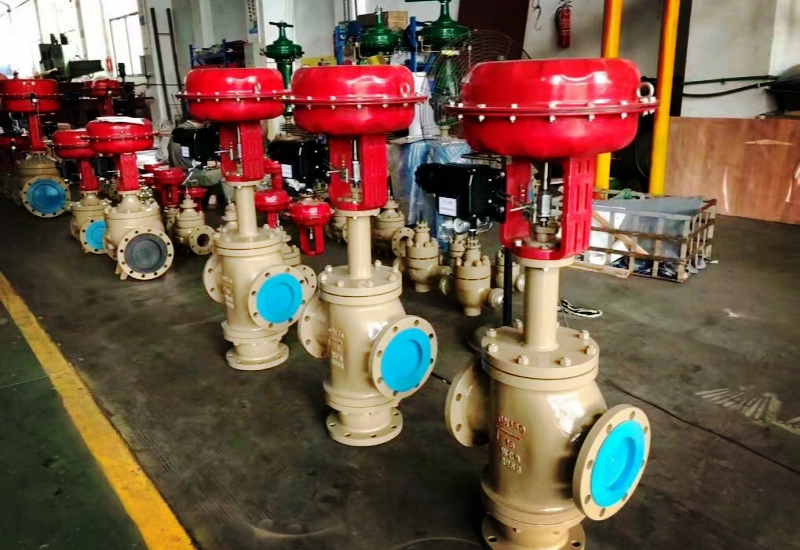 Pneumatic Three-Way Control Valve